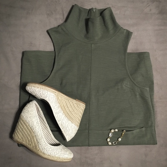 Free People Dresses & Skirts - ❤️ Free People Olive Green Jumper Tunic Dress
